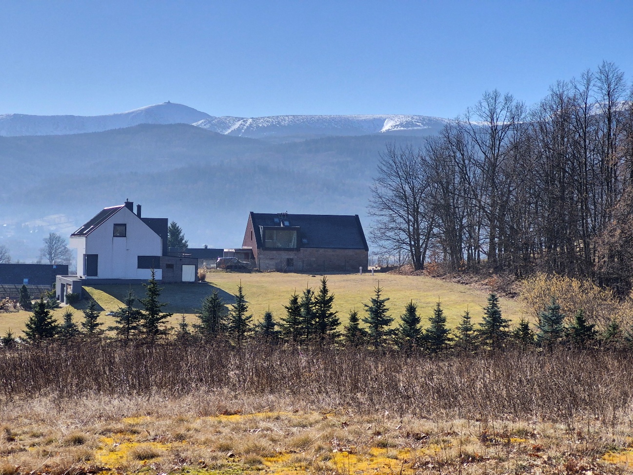Widok na Karkonoszy z okolic Marczyc